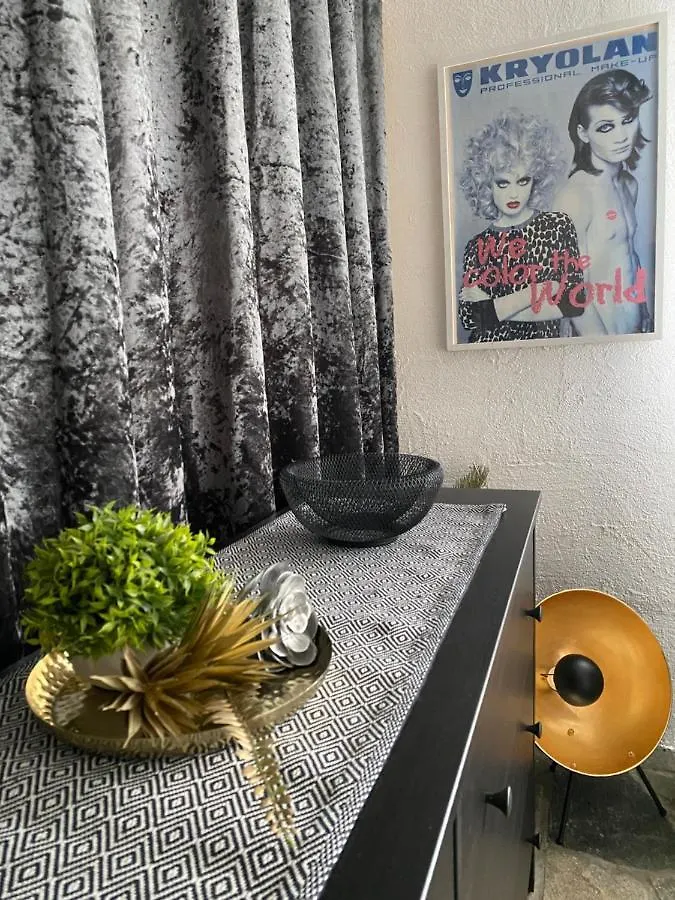 Apartment Paris Njivice 0*,