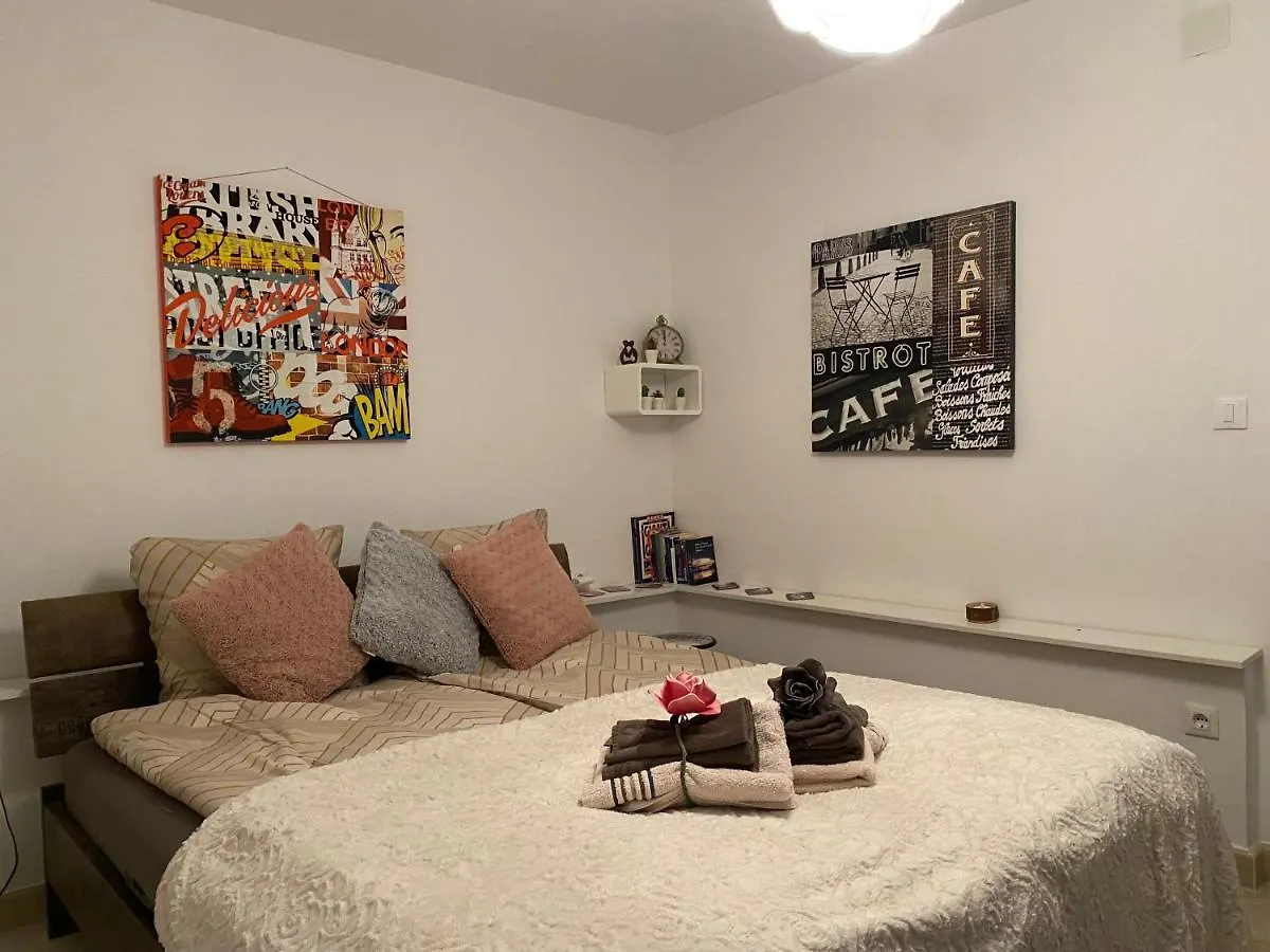Apartment Paris Njivice Croatia