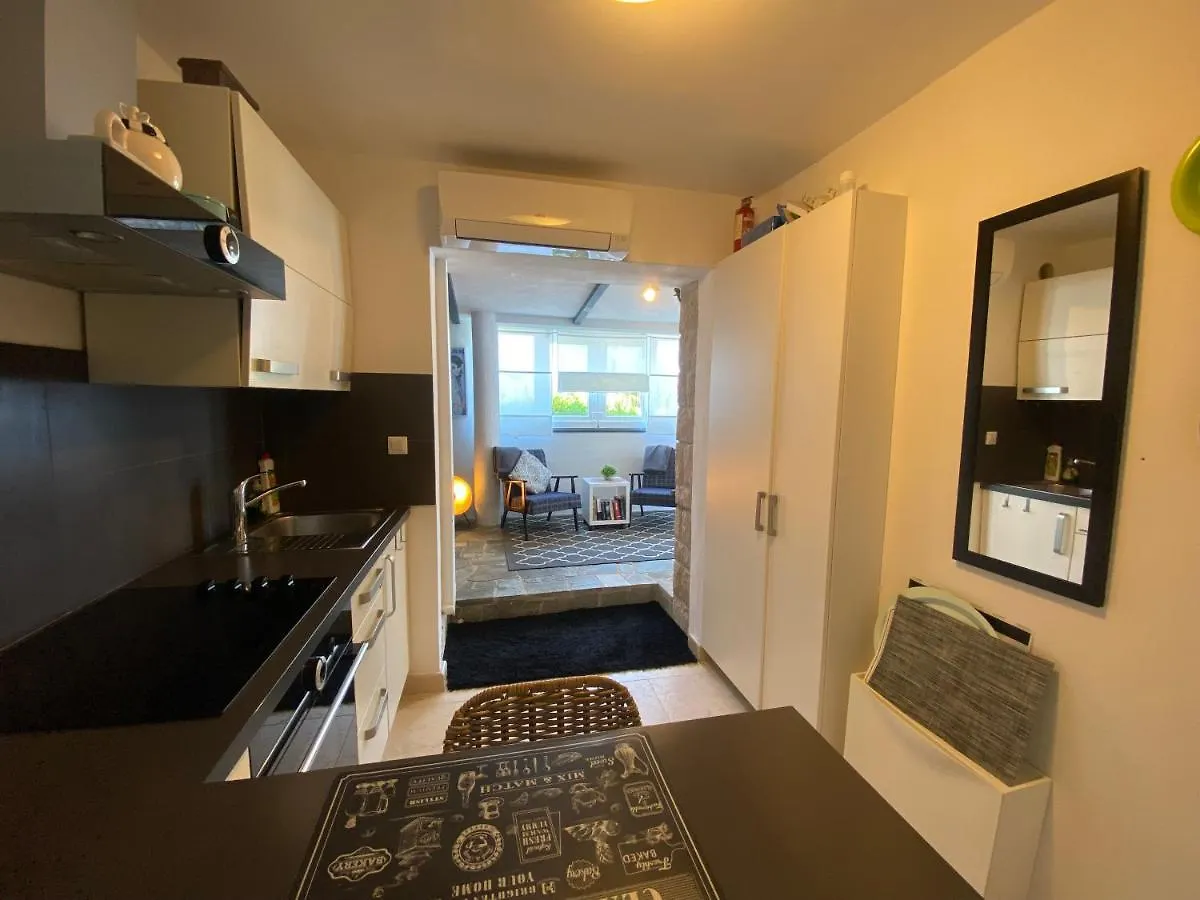Apartment Paris Njivice