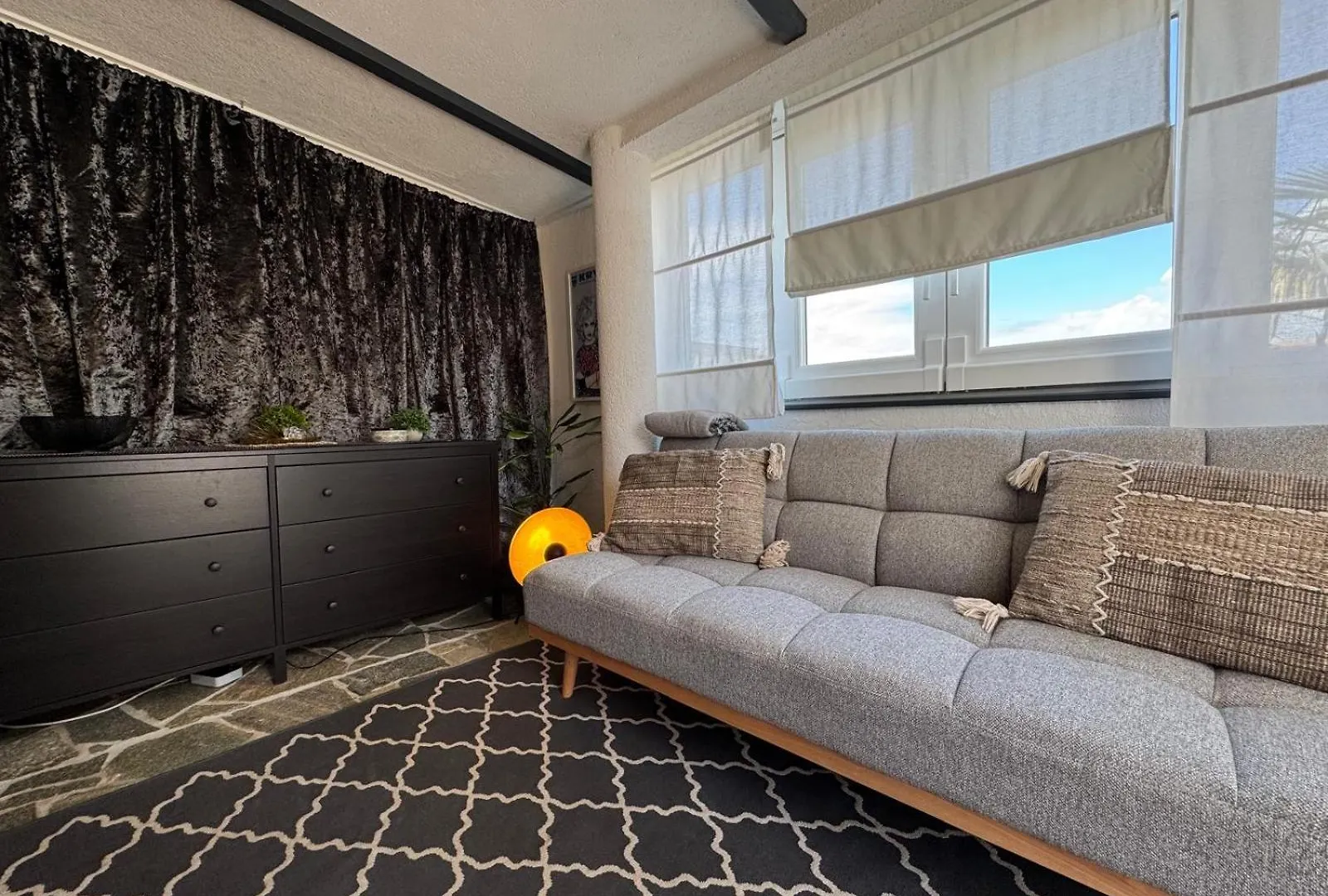 Apartment Paris Njivice Croatia